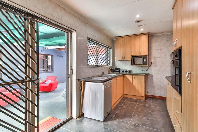4 Bedroom Property for Sale in Strandfontein Village Western Cape
